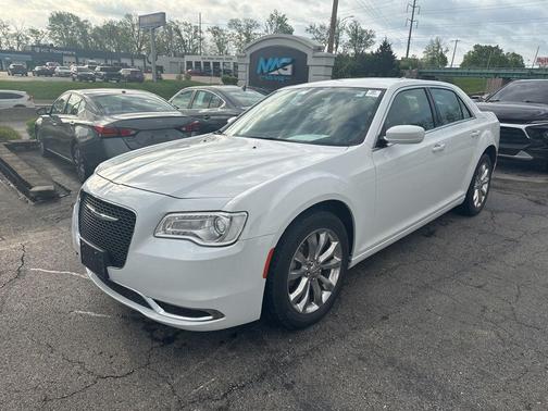 2023 Chrysler 300 Touring