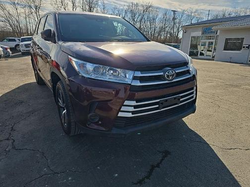 2019 Toyota Highlander LE I4