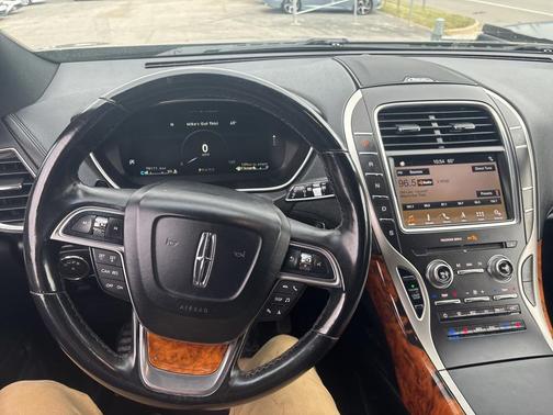 2019 Lincoln Nautilus Reserve