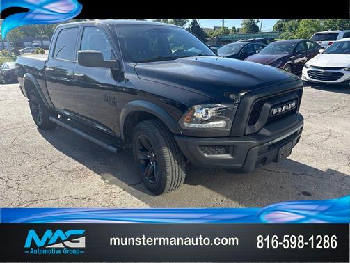 Diamond Black Crystal Pearlcoat 2022 RAM 1500 Classic Warlock Crew Cab 4x4 5'7' Box