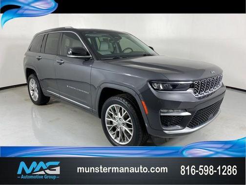 Baltic Gray Metallic Clearcoat 2022 Jeep Grand Cherokee Summit