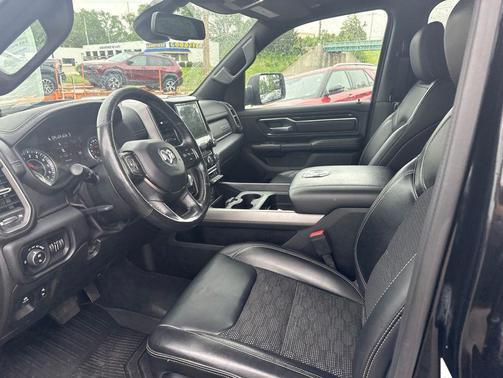 Diamond Black Crystal Pearlcoat 2019 RAM 1500 Rebel