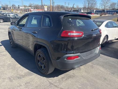 2017 Jeep Cherokee Sport