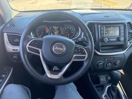 2017 Jeep Cherokee Sport