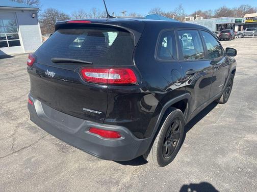 2017 Jeep Cherokee Sport