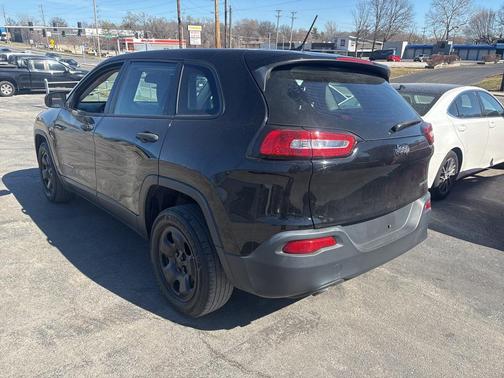 2017 Jeep Cherokee Sport