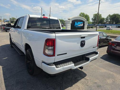 Bright White Clearcoat 2020 RAM 1500 Big Horn/Lone Star