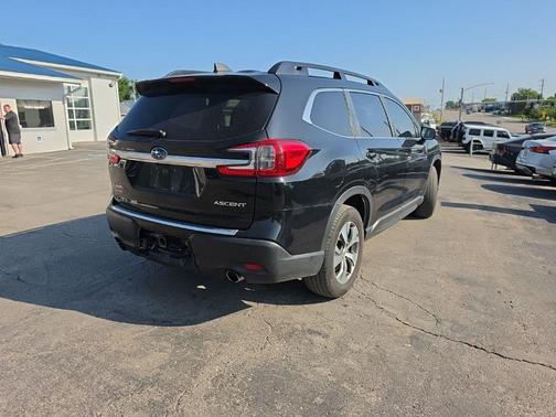 Crystal Black Silica 2023 Subaru Ascent Premium 7-Passenger