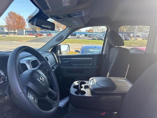 2019 RAM 1500 Classic Warlock Quad Cab 4x4 6'4' Box