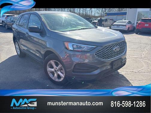 Gray Metallic 2023 Ford Edge SE