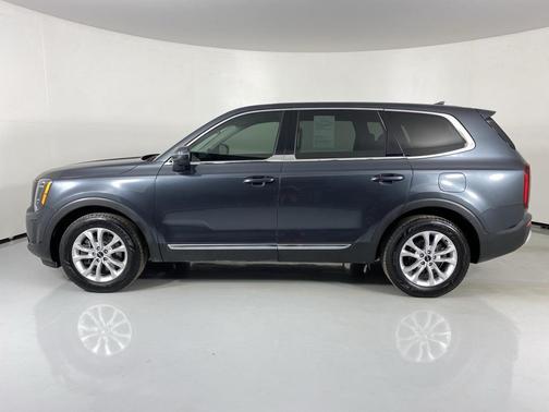 2022 Kia Telluride LX