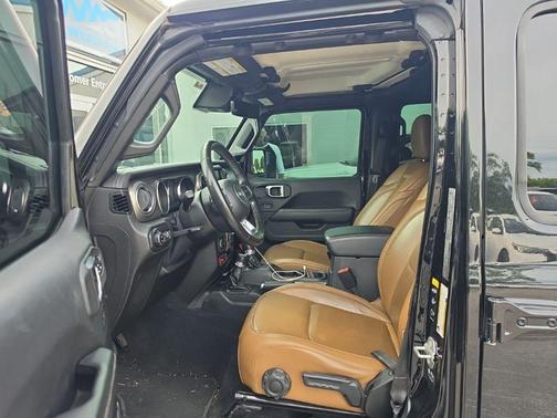 Black Clearcoat 2021 Jeep Gladiator Rubicon