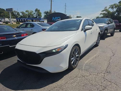 Snowflake White Pearl Mica 2019 Mazda Mazda3 FWD