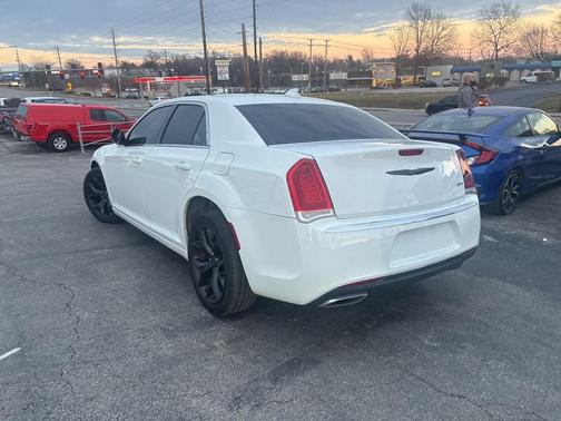 2023 Chrysler 300 Touring