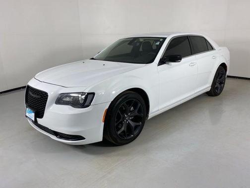 2023 Chrysler 300 Touring
