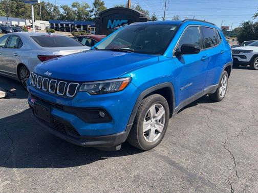 Laser Blue Pearlcoat 2022 Jeep Compass Latitude