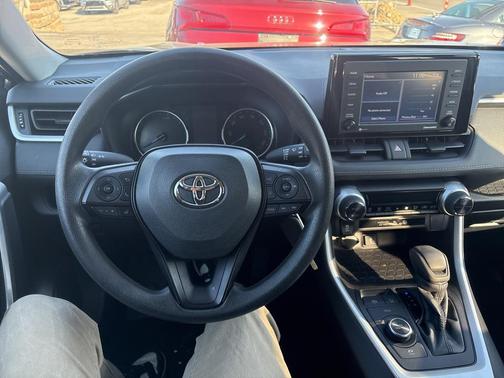 2022 Toyota RAV4 Hybrid LE