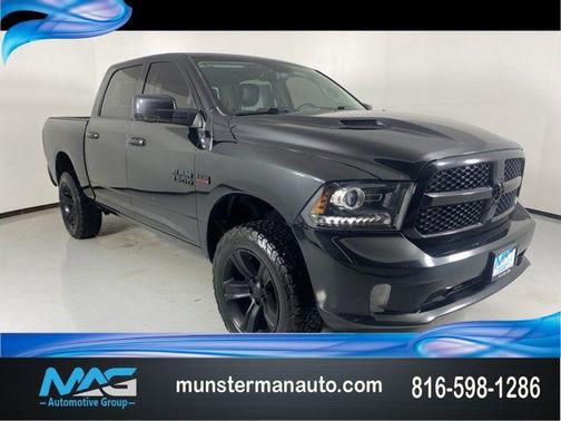 Brilliant Black Crystal Pearlcoat 2017 RAM 1500 Sport