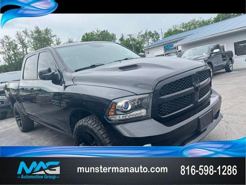 Brilliant Black Crystal Pearlcoat 2017 RAM 1500 Sport
