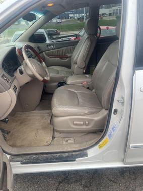 Natural White 2004 Toyota Sienna XLE