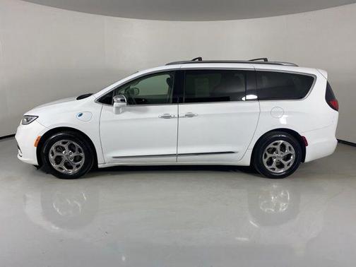 Bright White Clearcoat 2021 Chrysler Pacifica Hybrid Limited