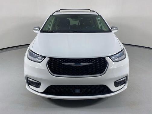 Bright White Clearcoat 2021 Chrysler Pacifica Hybrid Limited