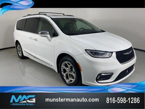 Bright White Clearcoat 2021 Chrysler Pacifica Hybrid Limited