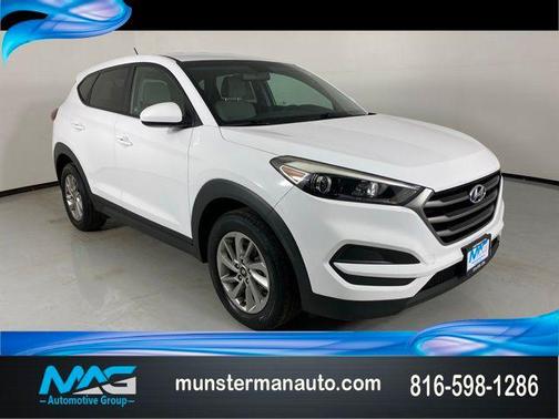Dazzling White 2016 Hyundai TUCSON SE