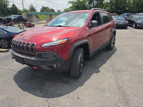 Brilliant Black Crystal Pearlcoat 2014 Jeep Cherokee Trailhawk