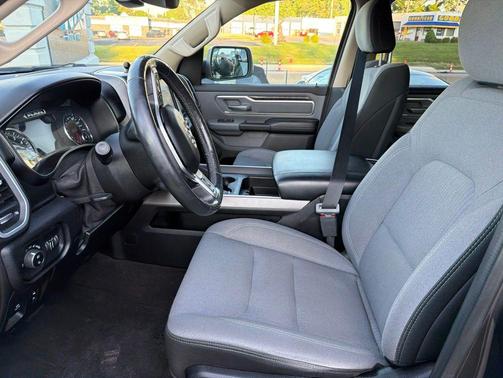 Granite Crystal Metallic Clearcoat 2019 RAM 1500 Big Horn