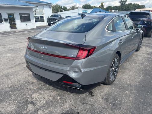 2022 Hyundai SONATA Limited