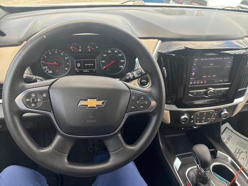 2022 Chevrolet Traverse LS
