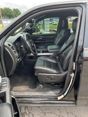 Diamond Black Crystal Pearlcoat 2019 RAM 1500 Rebel