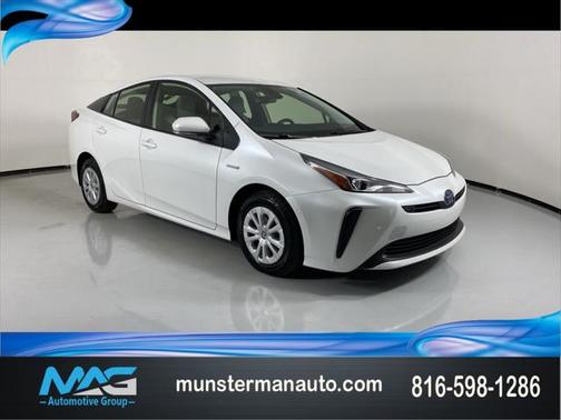 2022 Toyota Prius LE