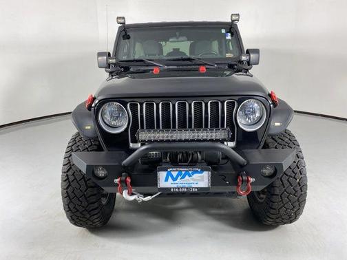 Black Clearcoat 2018 Jeep Wrangler Unlimited Sahara