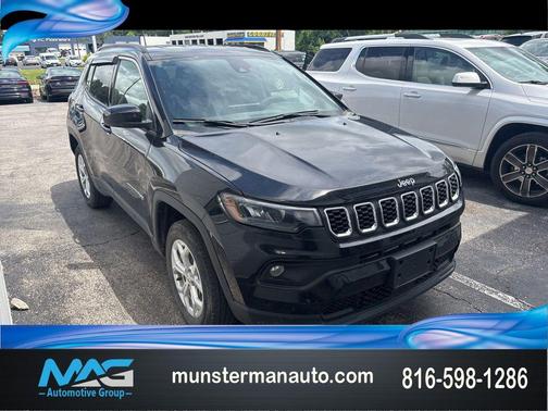 Diamond Black Crystal Pearlcoat 2024 Jeep Compass Latitude