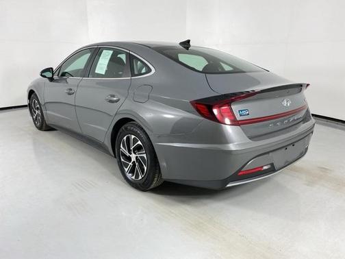 2022 Hyundai SONATA Hybrid Base