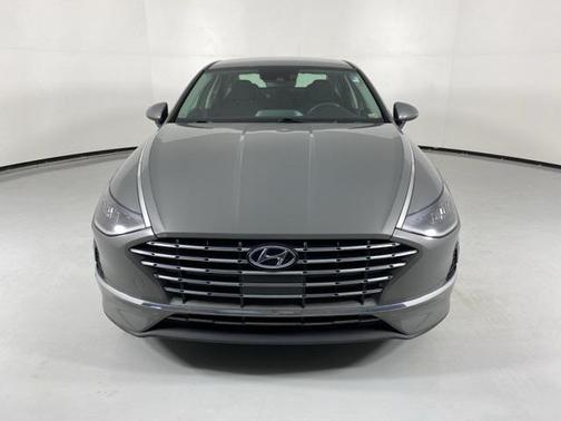 2022 Hyundai SONATA Hybrid Base