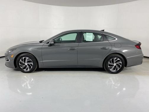 2022 Hyundai SONATA Hybrid Base