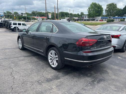 Pearl Metallic 2018 Volkswagen Passat 2.0T SEL Premium