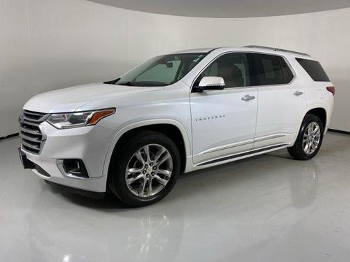 Iridescent Pearl Tricoat 2019 Chevrolet Traverse High Country