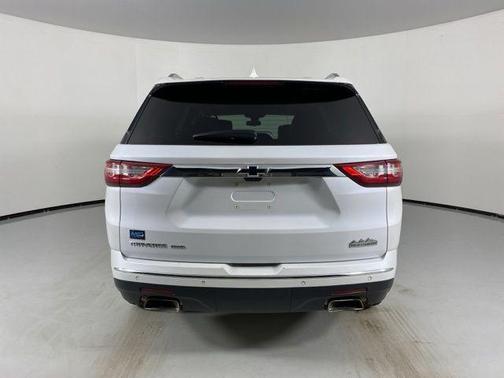 Iridescent Pearl Tricoat 2019 Chevrolet Traverse High Country