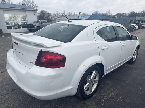 Bright White Clearcoat 2013 Dodge Avenger SXT
