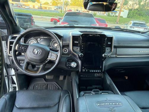 Ivory White Tri-Coat Pearlcoat 2019 RAM 1500 Limited