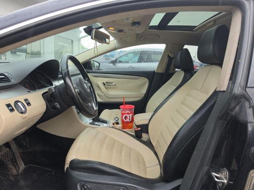 Deep Black Metallic 2010 Volkswagen CC Sport