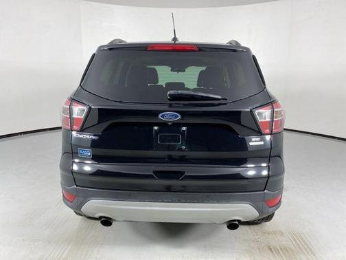 Ruby Red Metallic Tinted Clearcoat 2017 Ford Escape SE