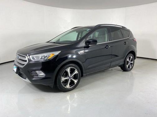 Ruby Red Metallic Tinted Clearcoat 2017 Ford Escape SE
