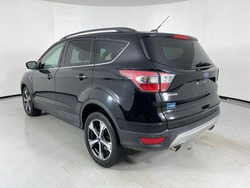 Ruby Red Metallic Tinted Clearcoat 2017 Ford Escape SE