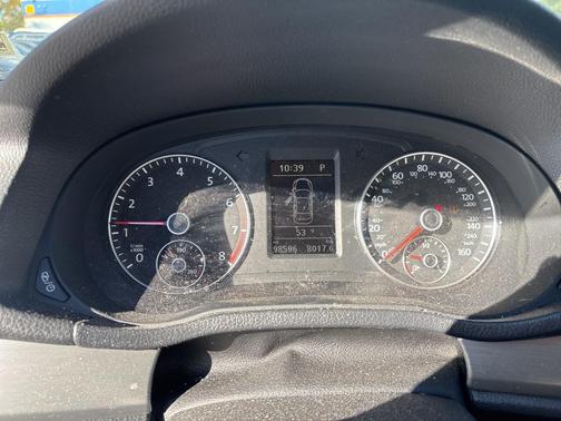 2014 Volkswagen Passat 1.8T Auto SE w/Sunroof & Nav