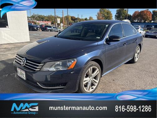 2014 Volkswagen Passat 1.8T Auto SE w/Sunroof & Nav